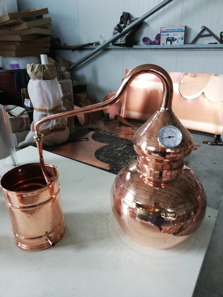 A tradição de trabalhar o cobre